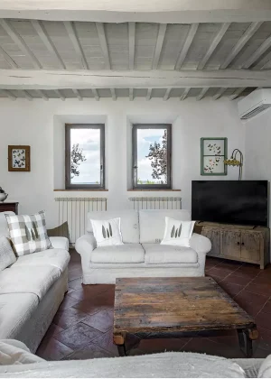 TOSCANA-VALDORCIA-PODERE-VIGNALUNGA-LIVINGROOM-WPRELAIS-ORIZ